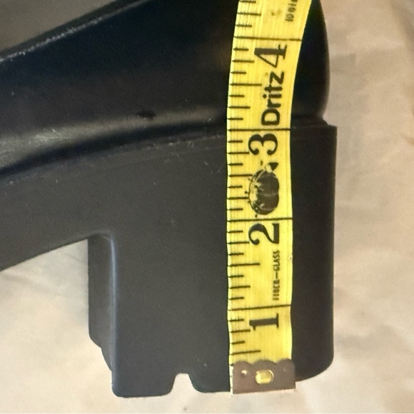 Journee Collection Lug Sole Loafers Size 11 - Picture 8 of 8